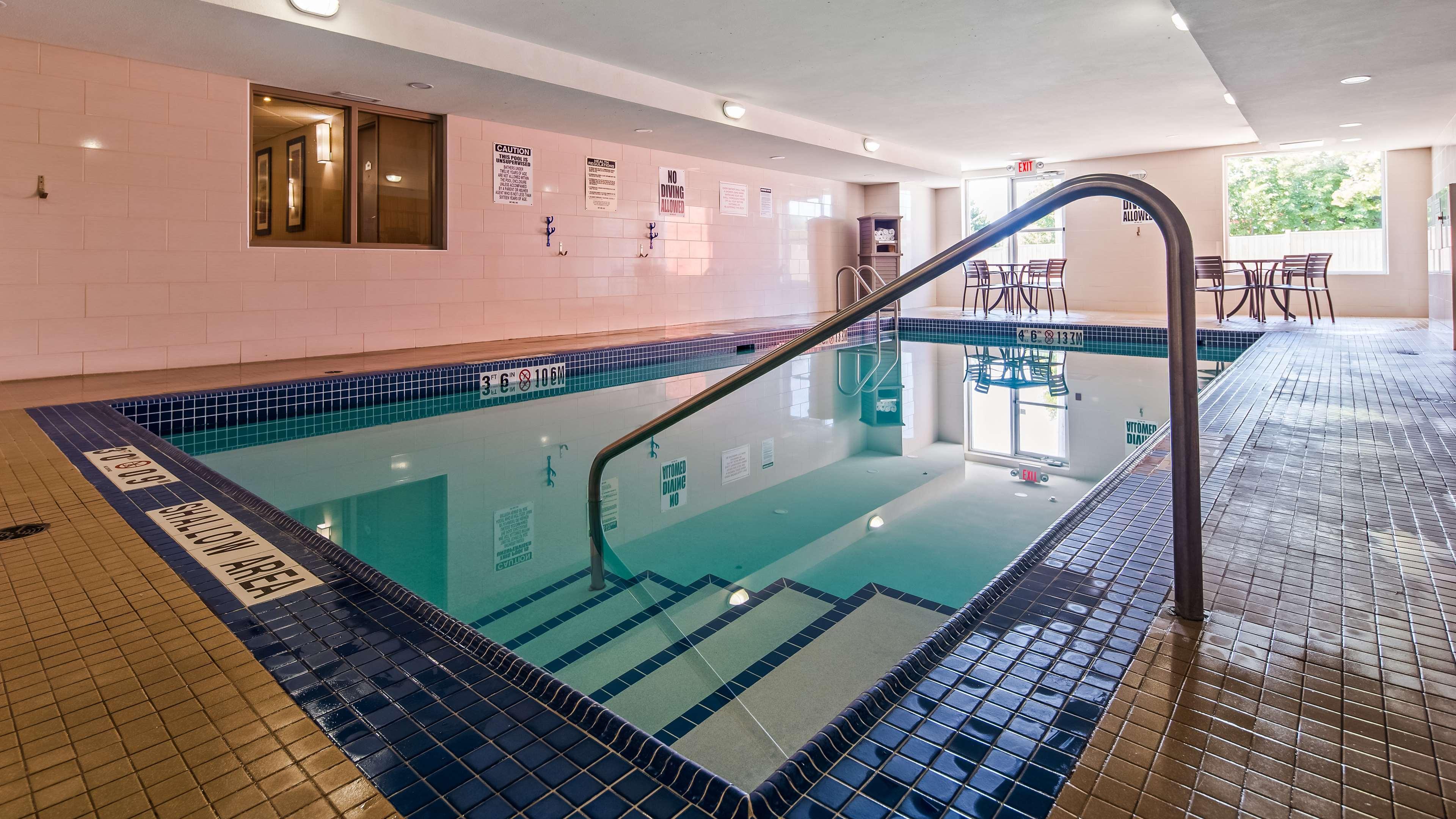 Best Western Plus Bowmanville Exterior foto