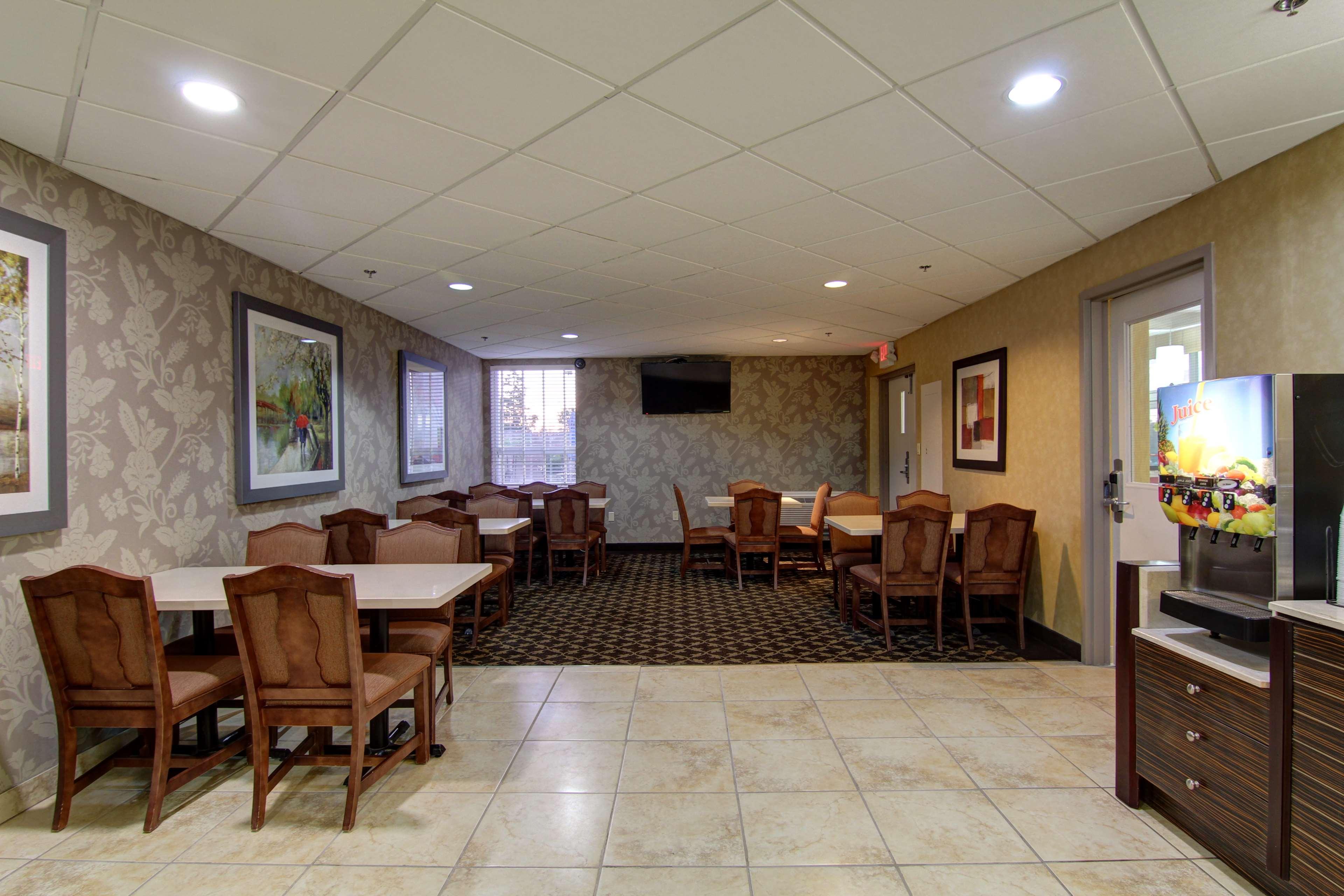 Best Western Plus Bowmanville Exterior foto