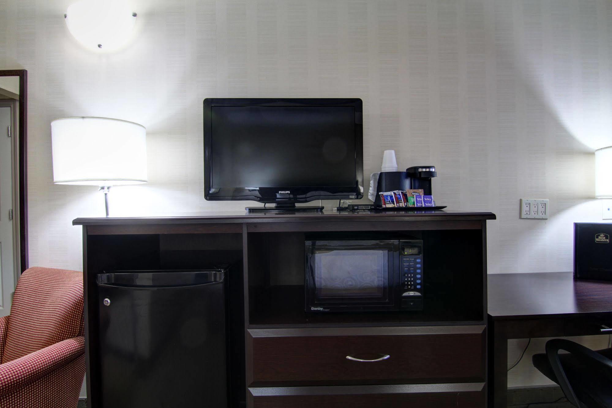 Best Western Plus Bowmanville Exterior foto