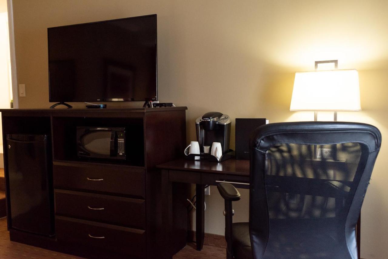 Best Western Plus Bowmanville Exterior foto